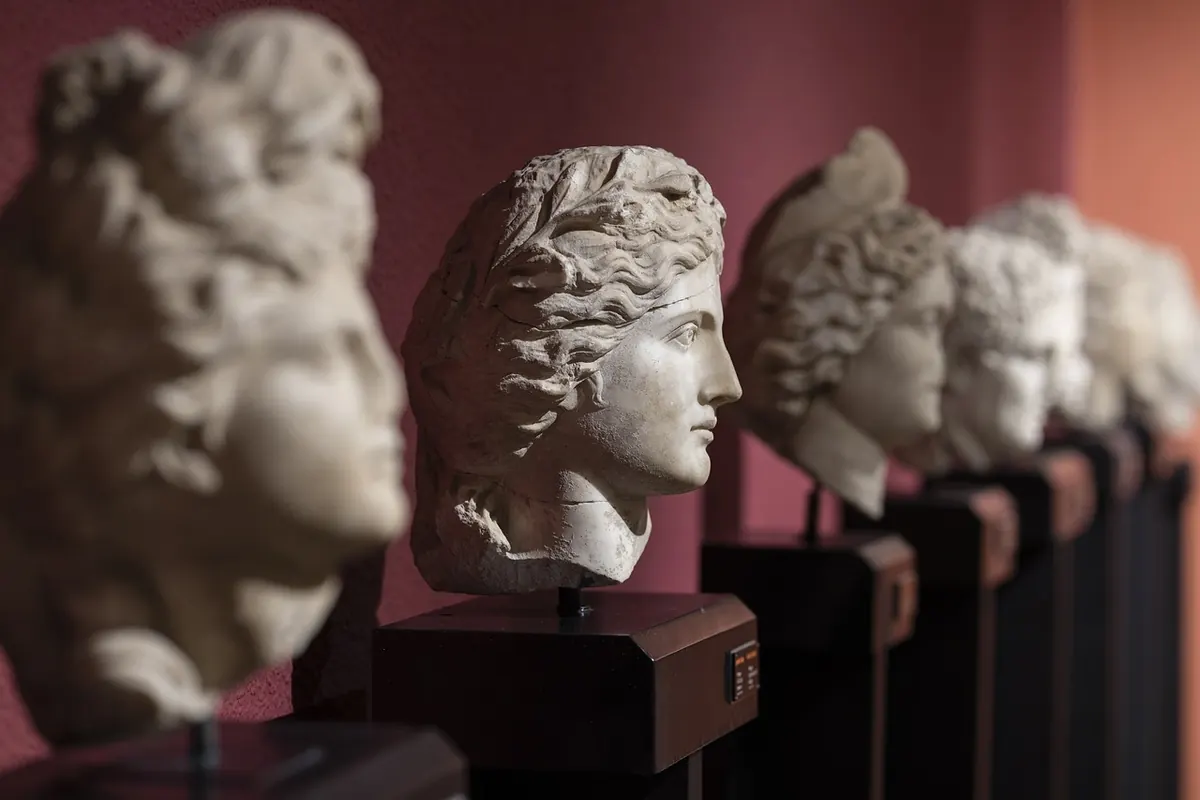 How to Sculpt a Portrait Bust in Clay: Proportions and Hollowing